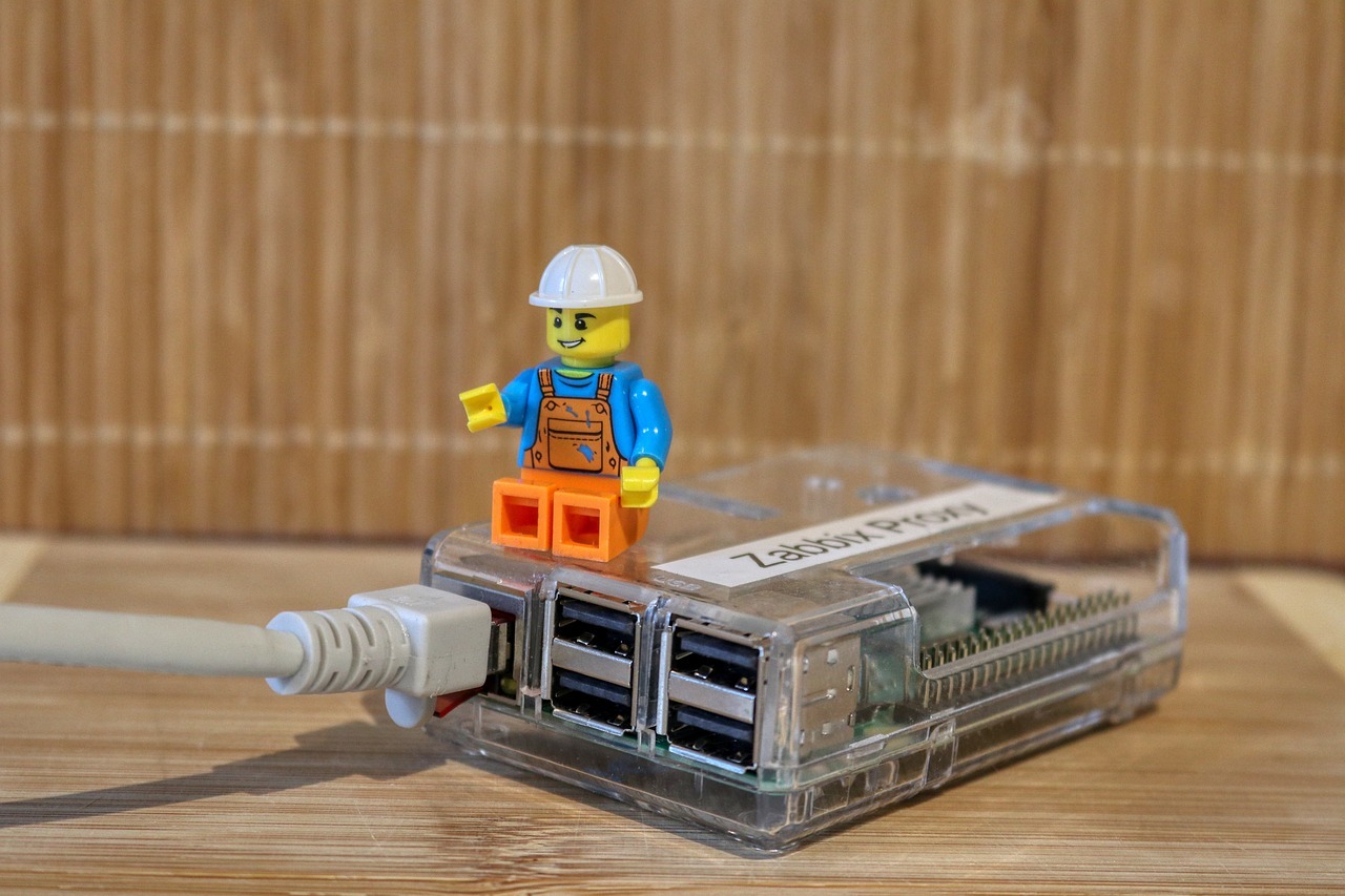 TinyPi Pro: Gaming in Your Pocket, Upgraded and Solder-Free!